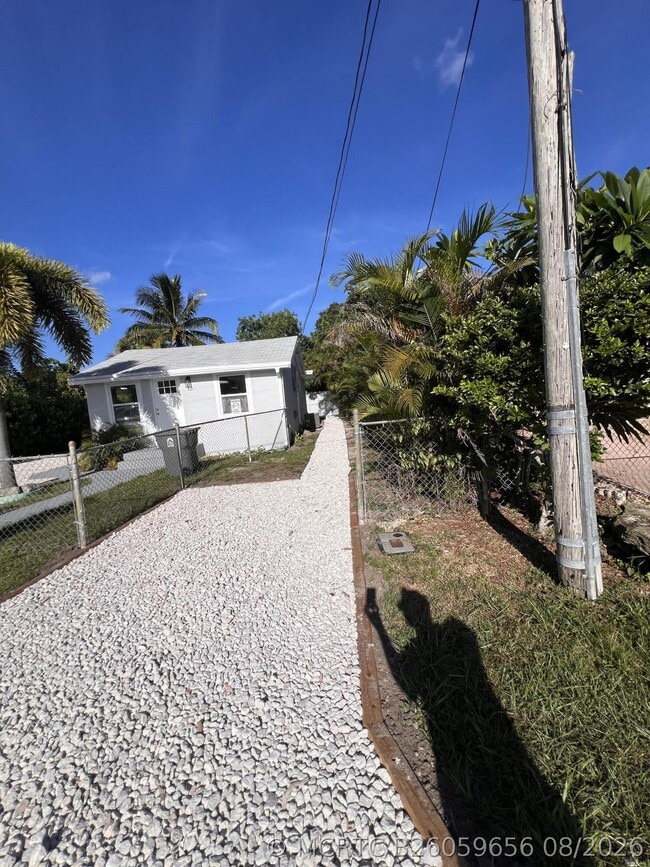 Building Photo - 138 Ethelyn Dr