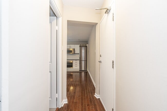 Building Photo - 56 Maitland Street