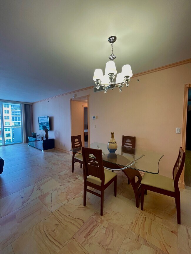 Building Photo - 3001 S Ocean Dr