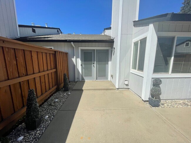 Building Photo - 2 bedroom single story with attached 2 car garage!