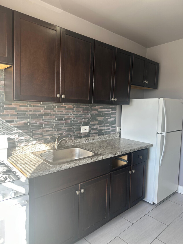 Foto principal - 4029 W Melrose St