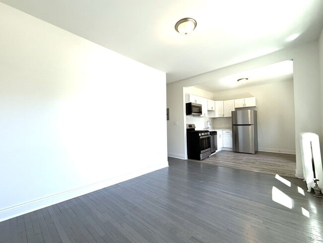 Interior Photo - Stowell Avenue Apartments