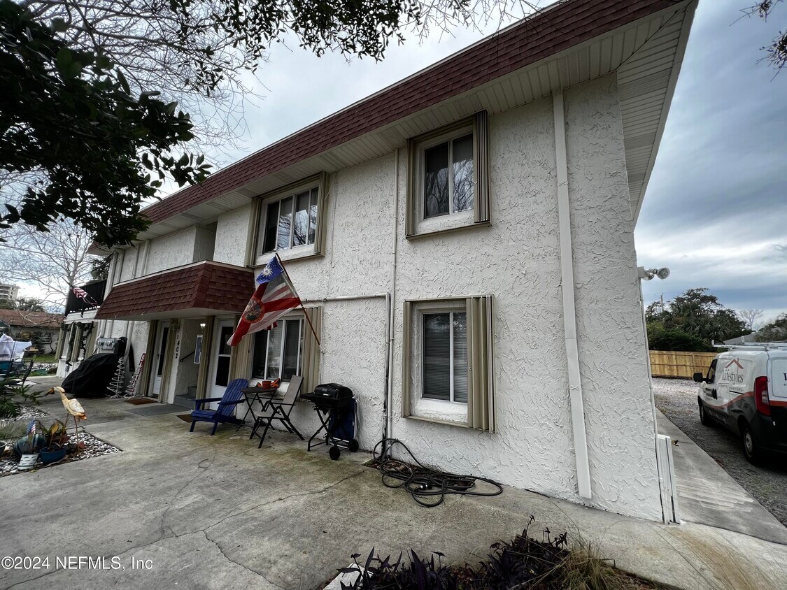 Foto principal - 402 Lower 8th Ave S