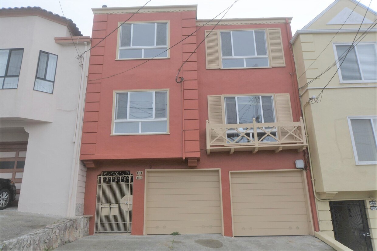 Primary Photo - 538-540 43rd Ave