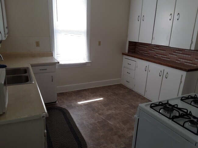 Cocina 2 - 32 Milford St