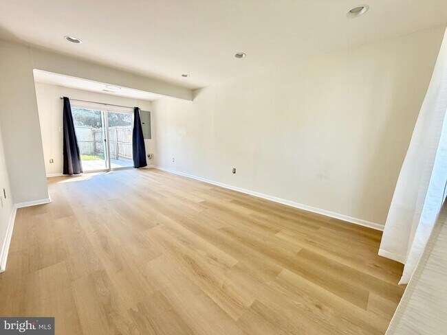 Foto del edificio - 13767 Marsden Ct