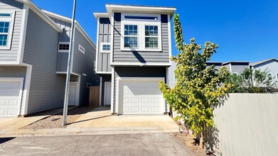 Building Photo - 4922 Dalhart Dr