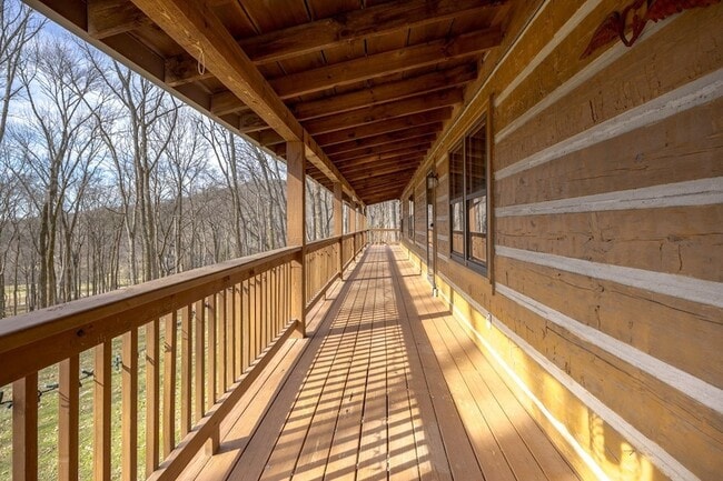 Foto del edificio - 1762 Burke Hollow Rd