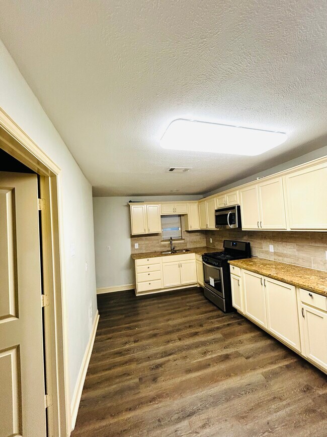 Foto del edificio - 5767 Belcrest St