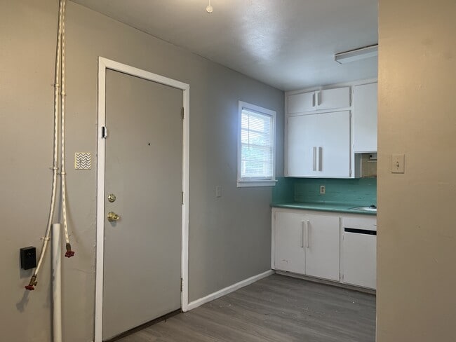 Foto del edificio - 2411 E 30th St