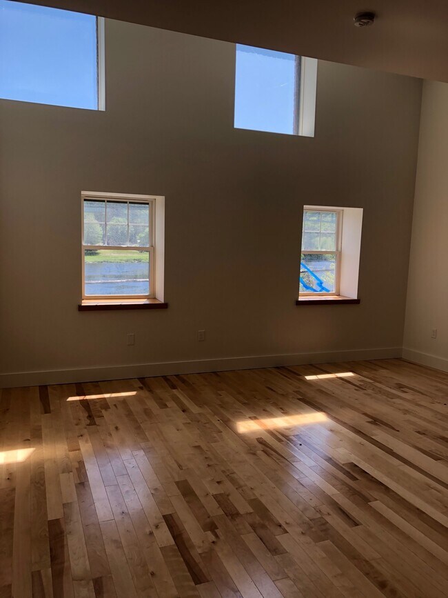 Building Photo - 261 Water St