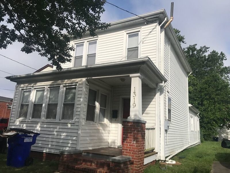 Primary Photo - 1319 Bolton St