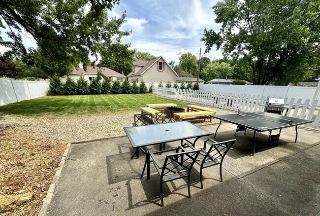 Foto del edificio - 289 Yellow Creek Dr