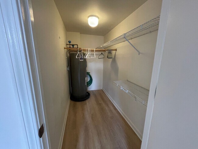 Foto del edificio - 85 Brainerd Rd