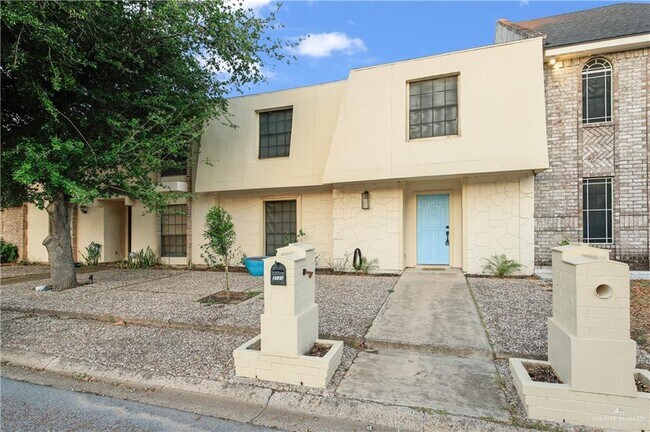Building Photo - 16 S Casa Linda St