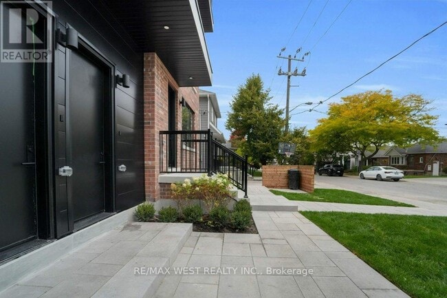 Building Photo - 502 Atlas Ave