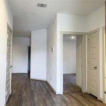 Building Photo - 6814 Bradford Ter Rd