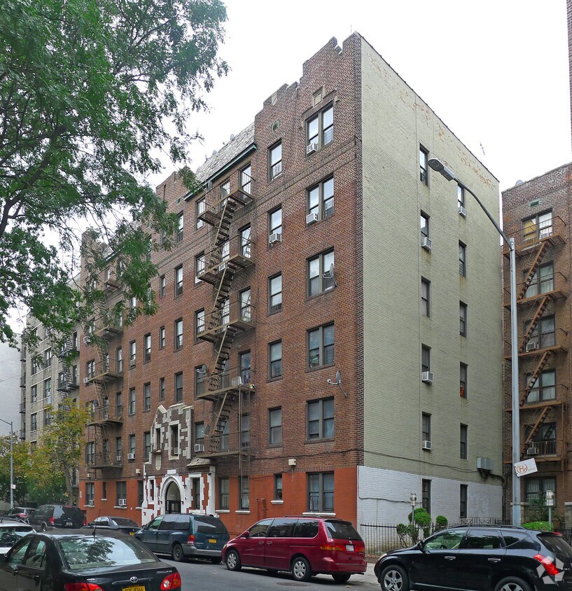 Foto del edificio - 15-21 Crooke Ave