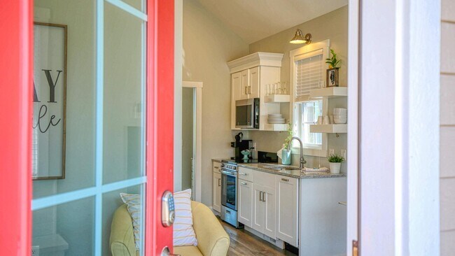 Building Photo - 226 Leeward Way