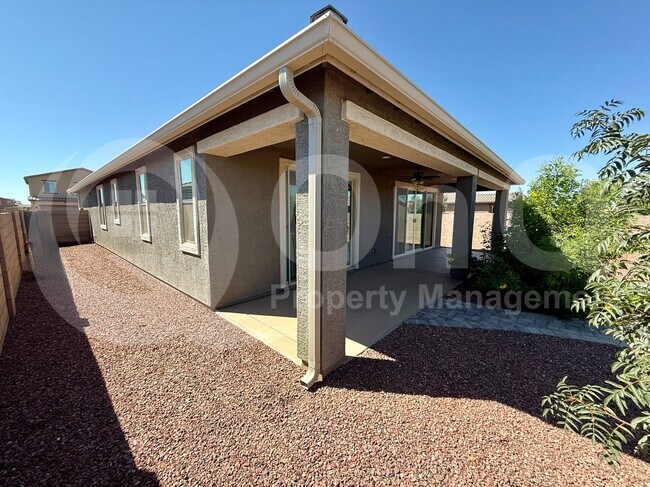 Building Photo - 21554 E Treasure Rd