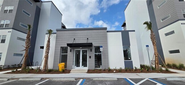 Foto del edificio - 5579 Millenia Park Blvd