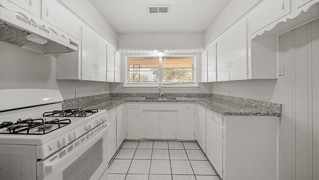 Building Photo - 7634 Wilmerdean St