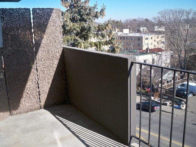 Building Photo - 2800 W 44th St