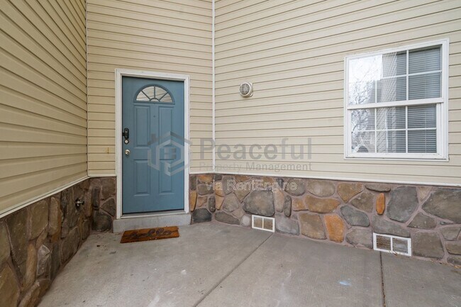 Foto del edificio - 1541 W Ln Ct