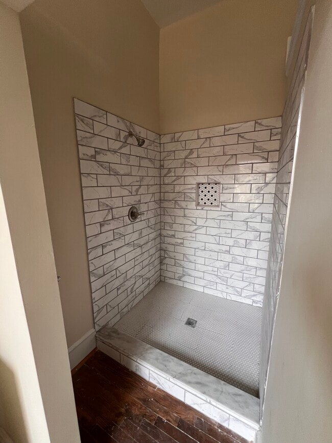 Building Photo - 140 Marshall St