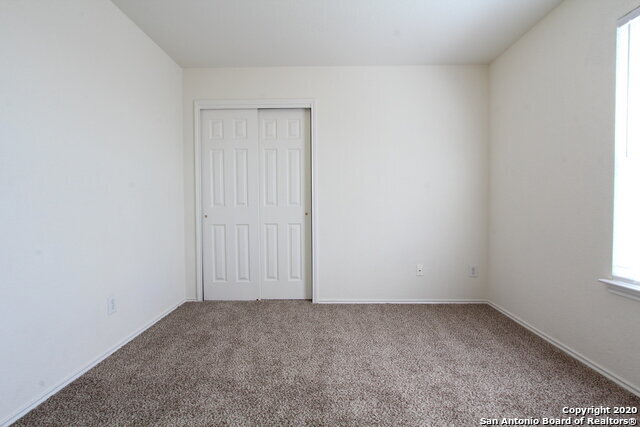 Building Photo - 446 S Water Ln