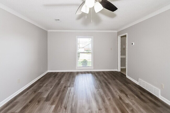 Foto del edificio - 8720 Bazemore Rd