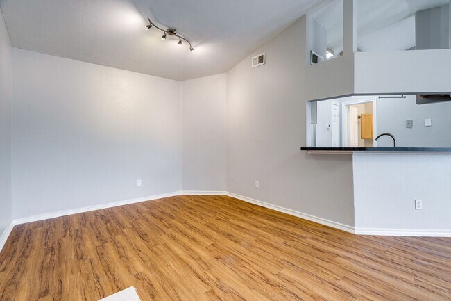 Foto del edificio - 1 Bedroom, 1 Bath Available Now!