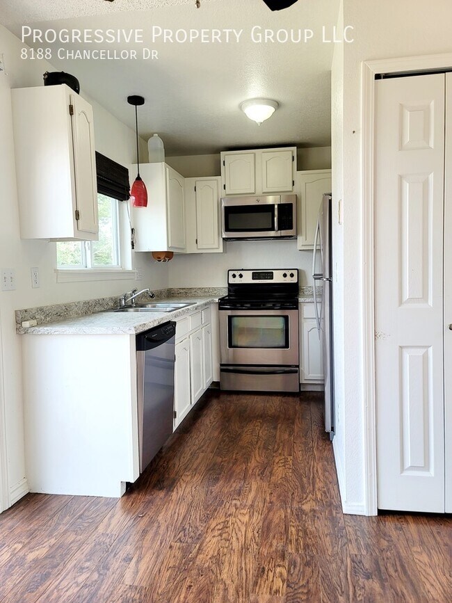 Building Photo - Beautiful 3-Bed, 2-Bath Home in Briargate ...