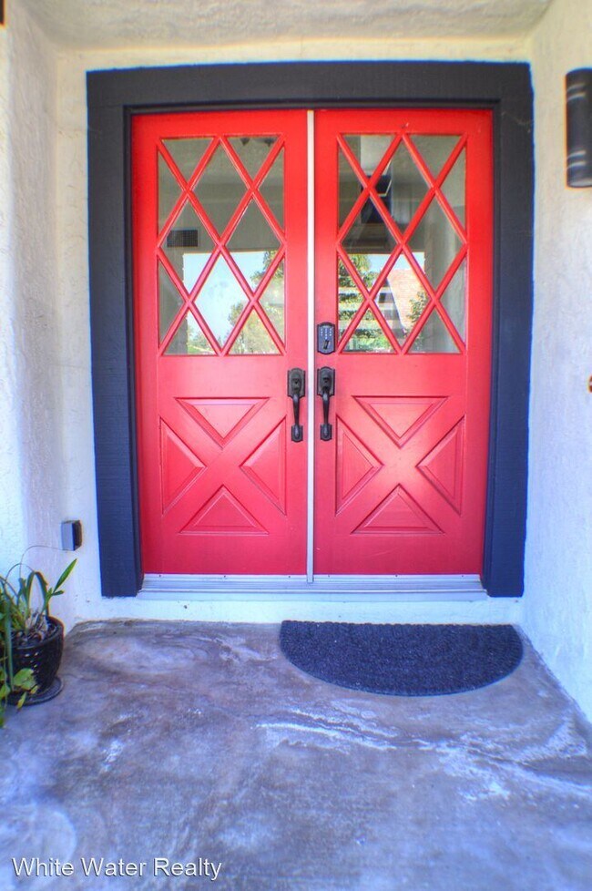 Building Photo - Studio, 2.5 bath House - 25592 Leeward Dr.