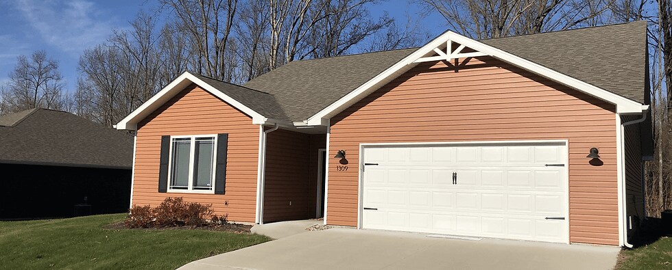 Primary Photo - 1315 Black Diamond Dr