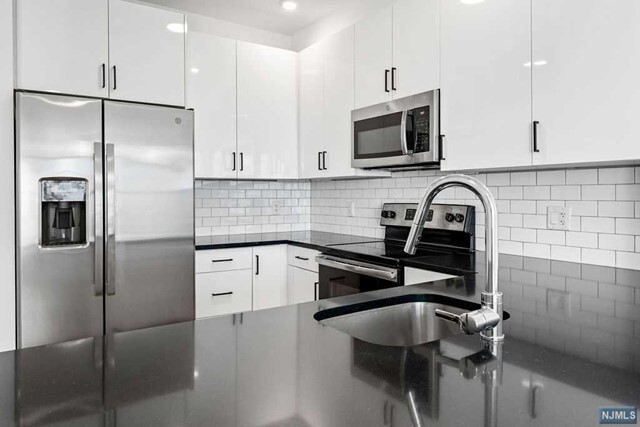 Primary Photo - 520 Cliff Street Unit 223