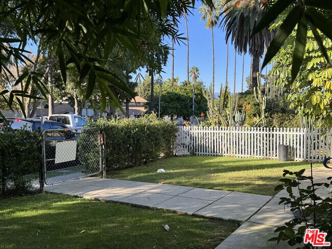 Foto del edificio - 446 S St Louis St