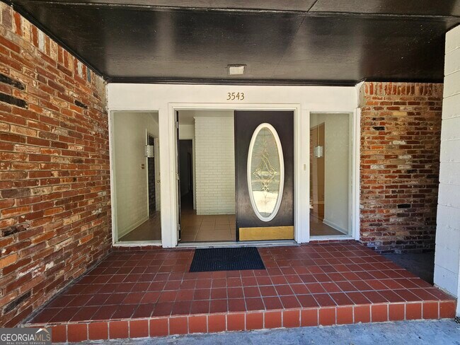Foto del edificio - 3543 Cloudland Dr
