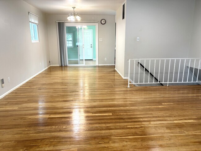 Foto del edificio - 218 Upton St