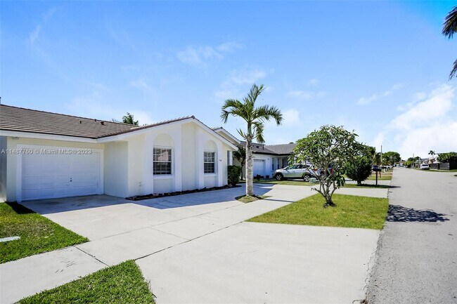 Foto del edificio - 17020 SW 145th Ct