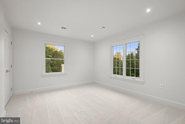 Foto del edificio - 1404 Wynhurst Ln
