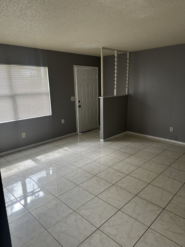 Building Photo - 4020 Pinckney Dr