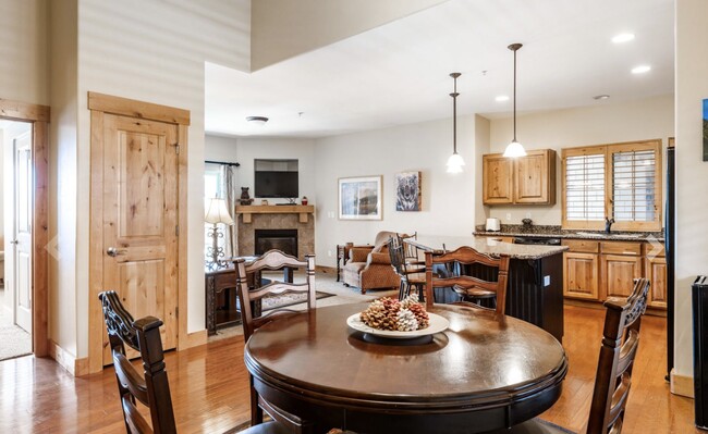 Kitchen/living room - 5569 Oslo Ln