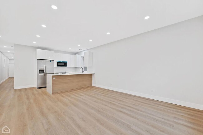 Foto del edificio - 2626 W 21st St