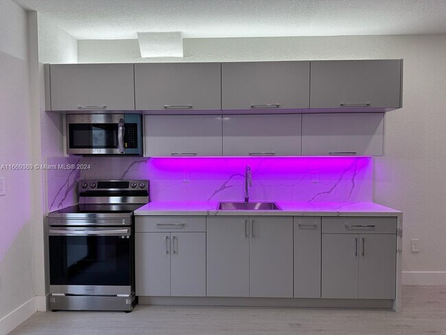 Building Photo - 12757 SW 210th Ter