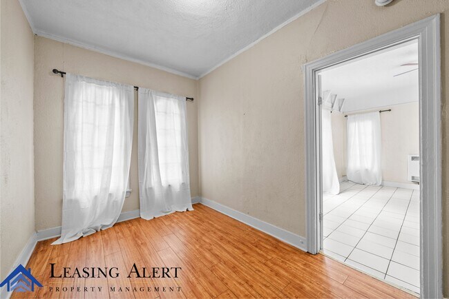 Building Photo - 108 S Cummings St