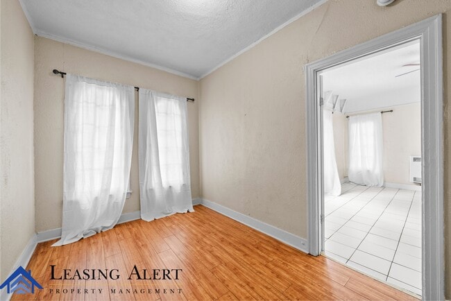 Foto del edificio - 108 S Cummings St