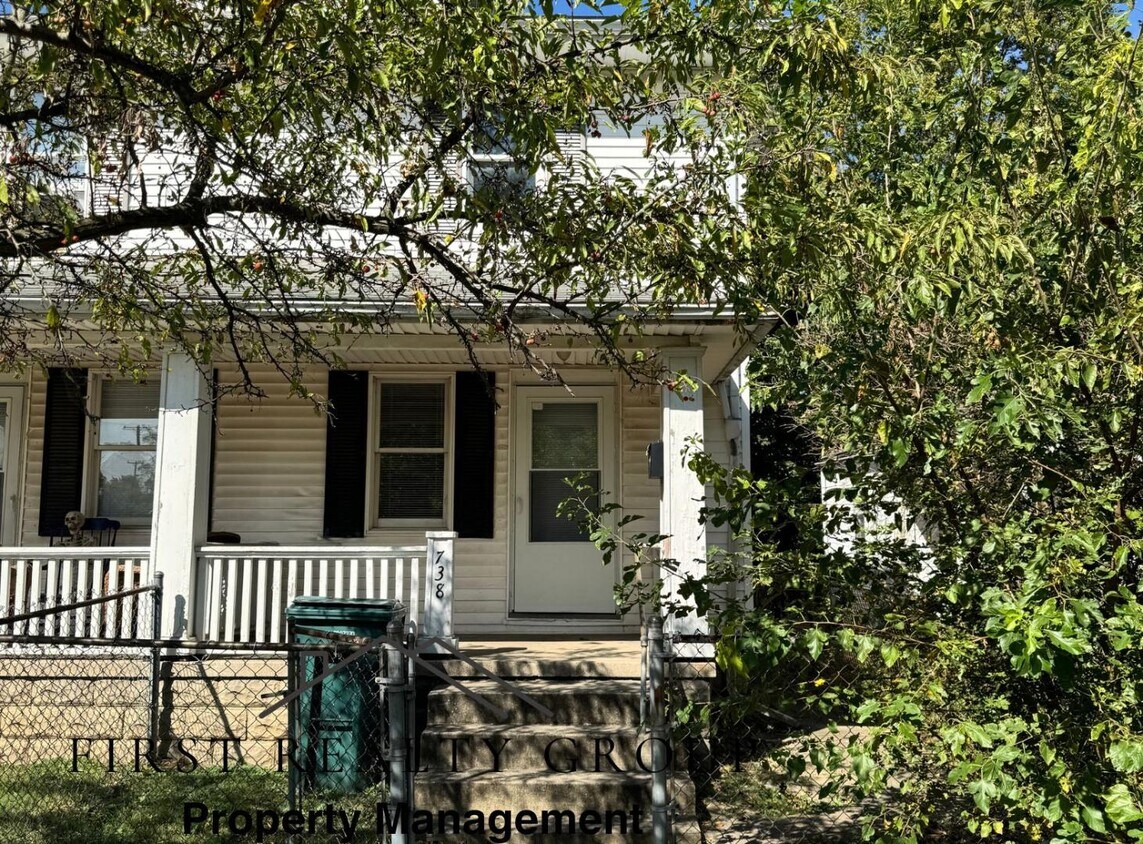 Primary Photo - 738 S 6th St