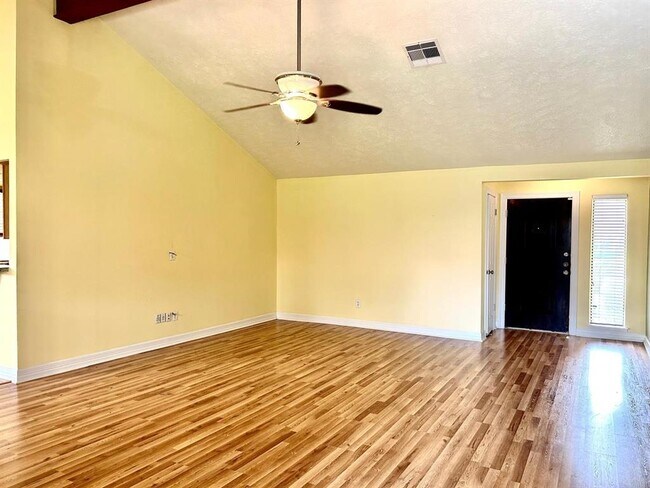 Foto del edificio - 3127 Shawnee Dr