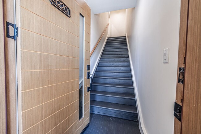 Building Photo - Now Offering 1 Month Free – Upstairs 3-Bed...